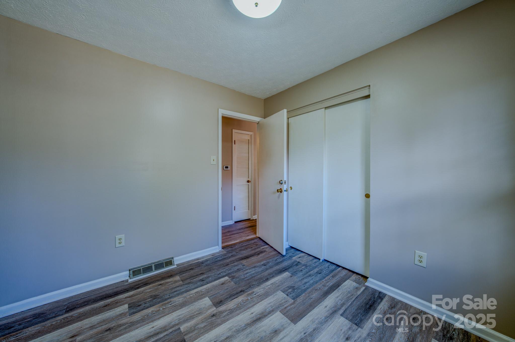 43 Lancelot Lane Asheville NC 28806