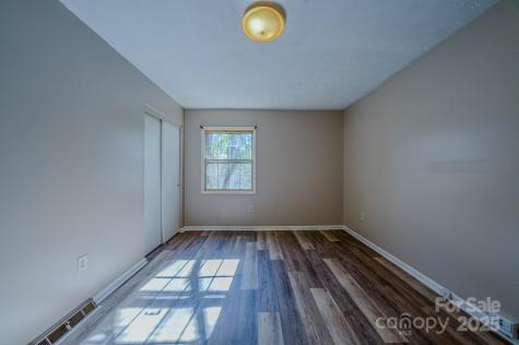 43 Lancelot Lane Asheville NC 28806