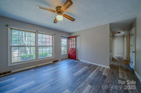 43 Lancelot Lane Asheville NC 28806