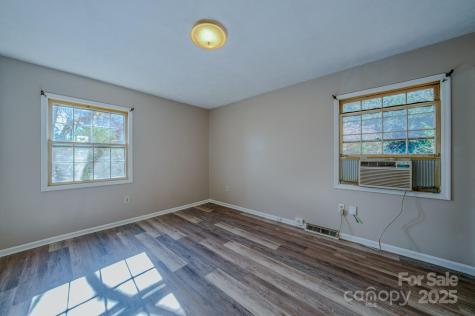 43 Lancelot Lane Asheville NC 28806