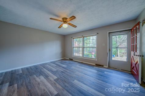 43 Lancelot Lane Asheville NC 28806