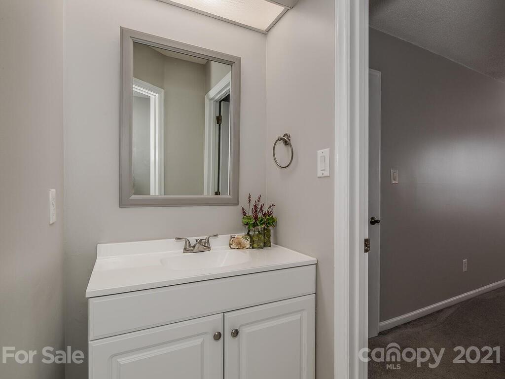 9145 Kings Canyon Drive Charlotte NC 28210