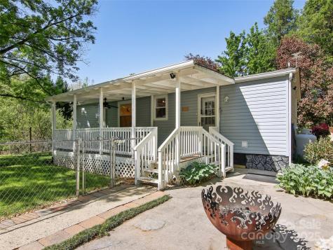 30 Griffin Lane Candler NC 28715