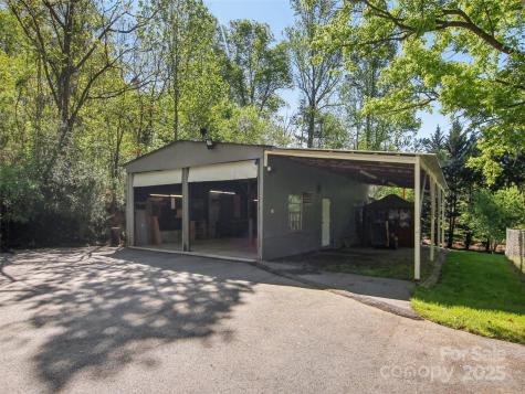 30 Griffin Lane Candler NC 28715