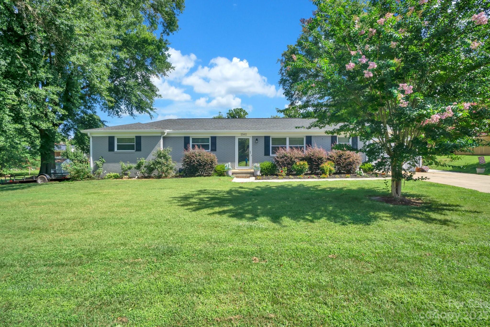 2562 2nd Avenue NW Hickory NC 28601