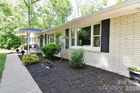 88 Botany Drive Asheville NC 28805
