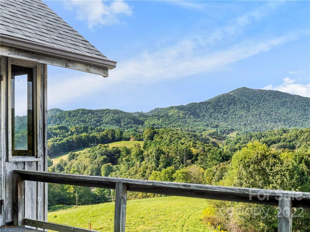 8, 50 And 200 Cc Farm Road Burnsville NC 28714