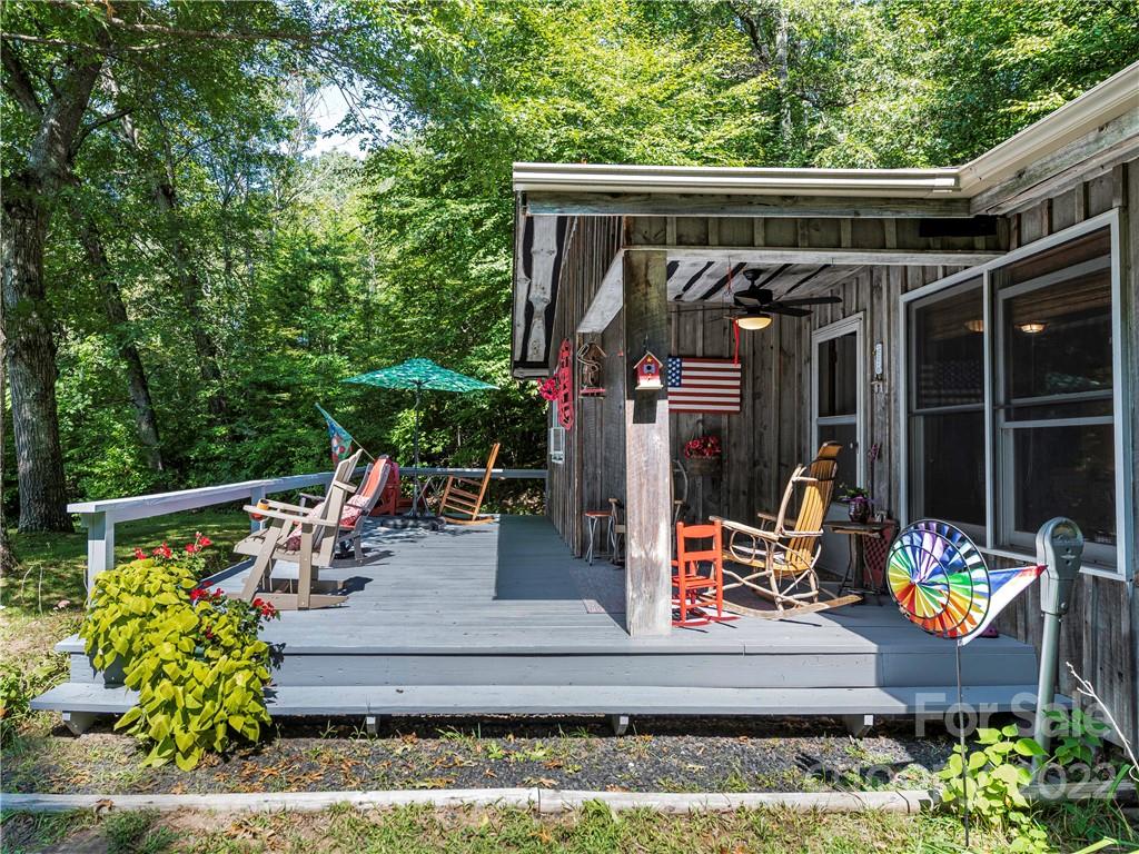 8, 50 And 200 Cc Farm Road Burnsville NC 28714