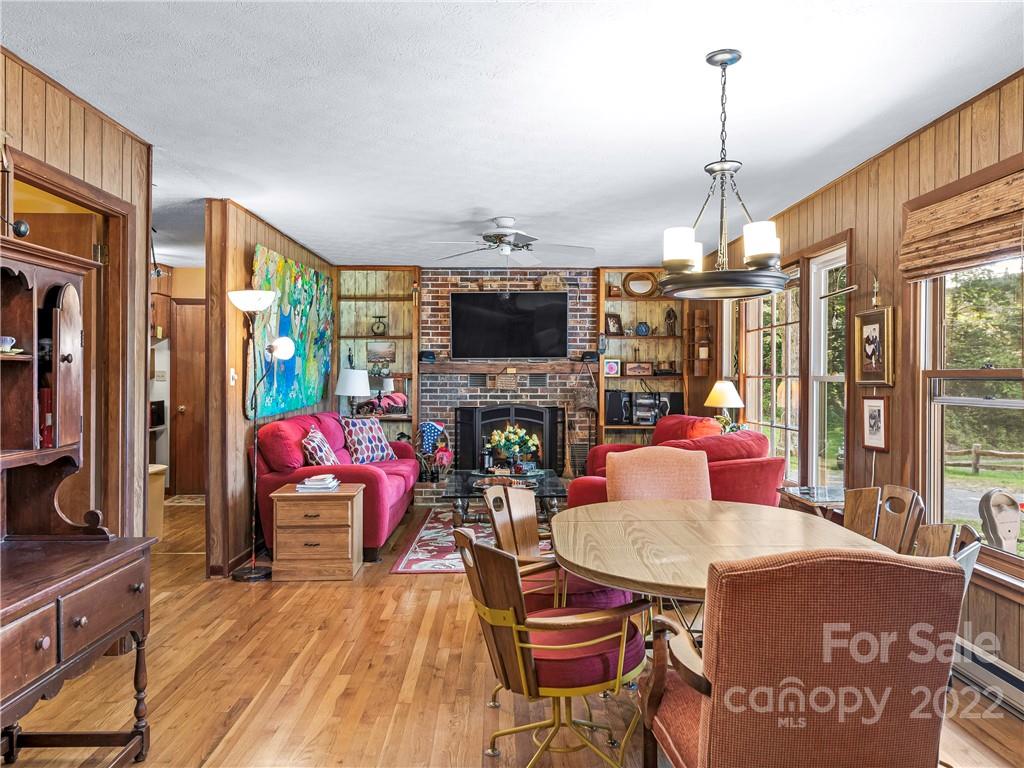 8, 50 And 200 Cc Farm Road Burnsville NC 28714