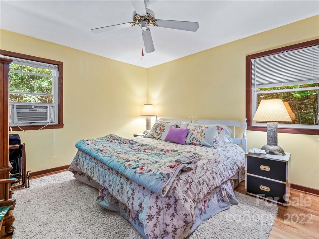 8, 50 And 200 Cc Farm Road Burnsville NC 28714
