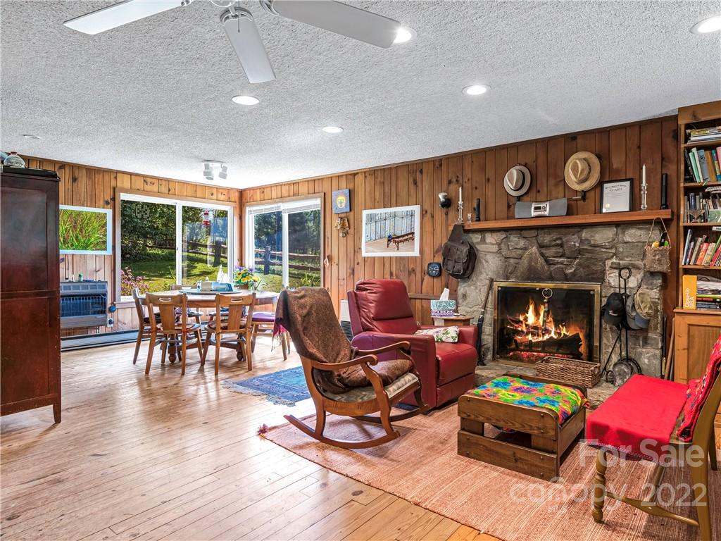 8, 50 And 200 Cc Farm Road Burnsville NC 28714