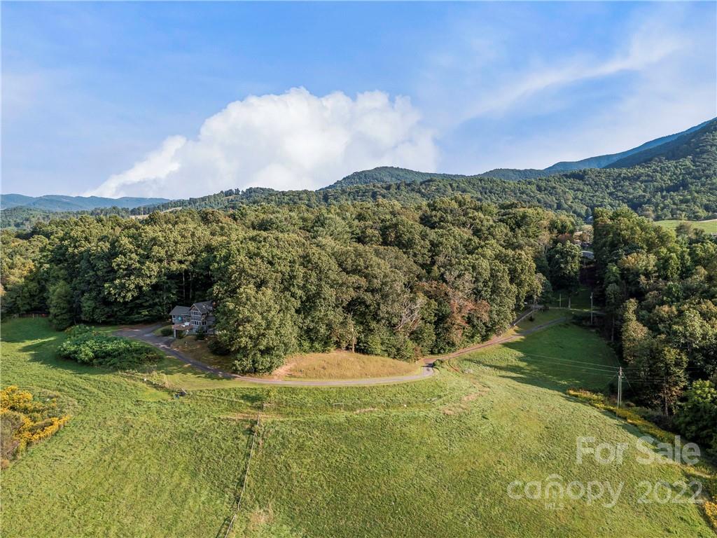 8, 50 And 200 Cc Farm Road Burnsville NC 28714