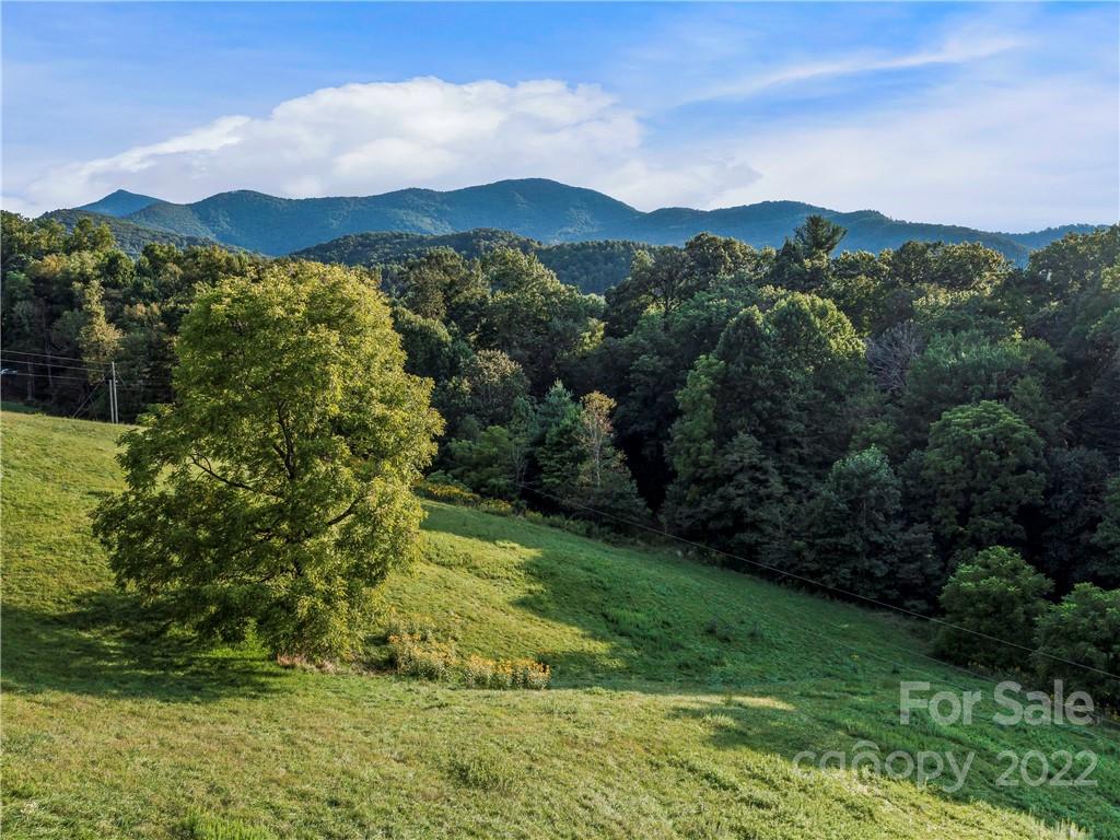8, 50 And 200 Cc Farm Road Burnsville NC 28714