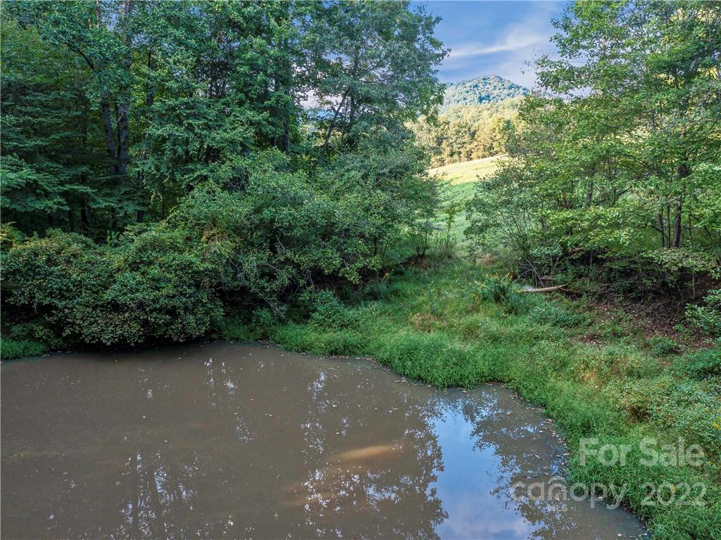 8, 50 And 200 Cc Farm Road Burnsville NC 28714