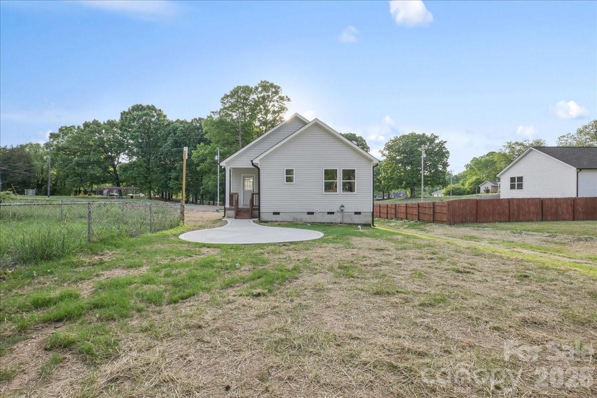 1221 7th Street Statesville NC 28677