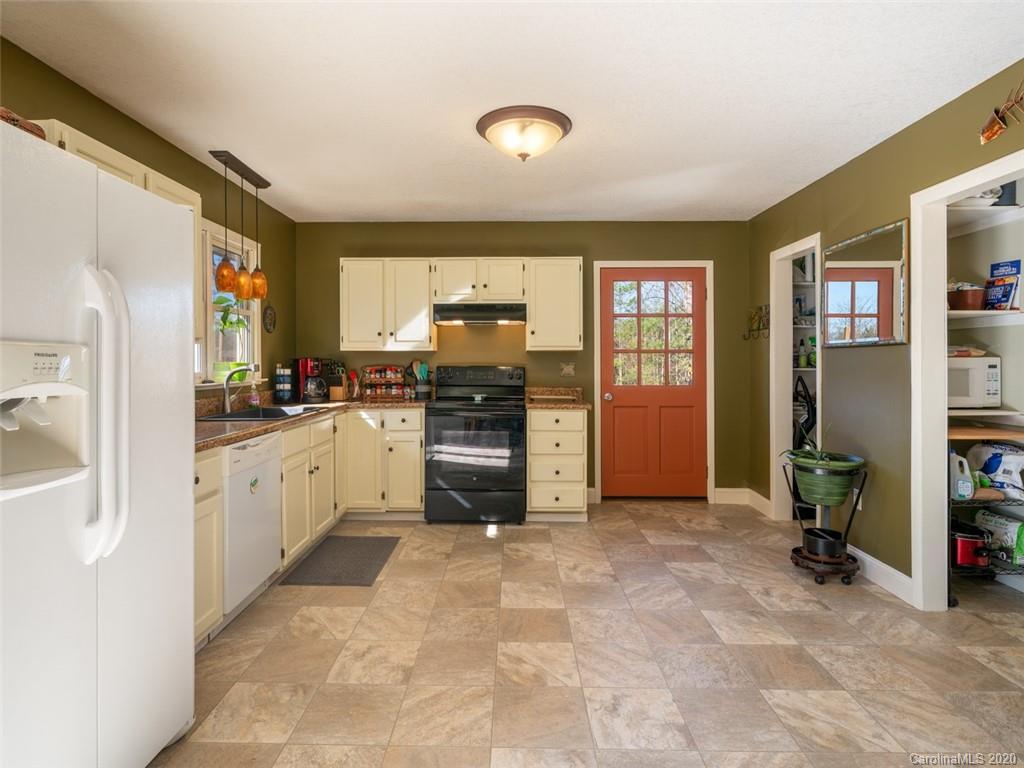 2705 Bear Creek Road Marshall NC 28753