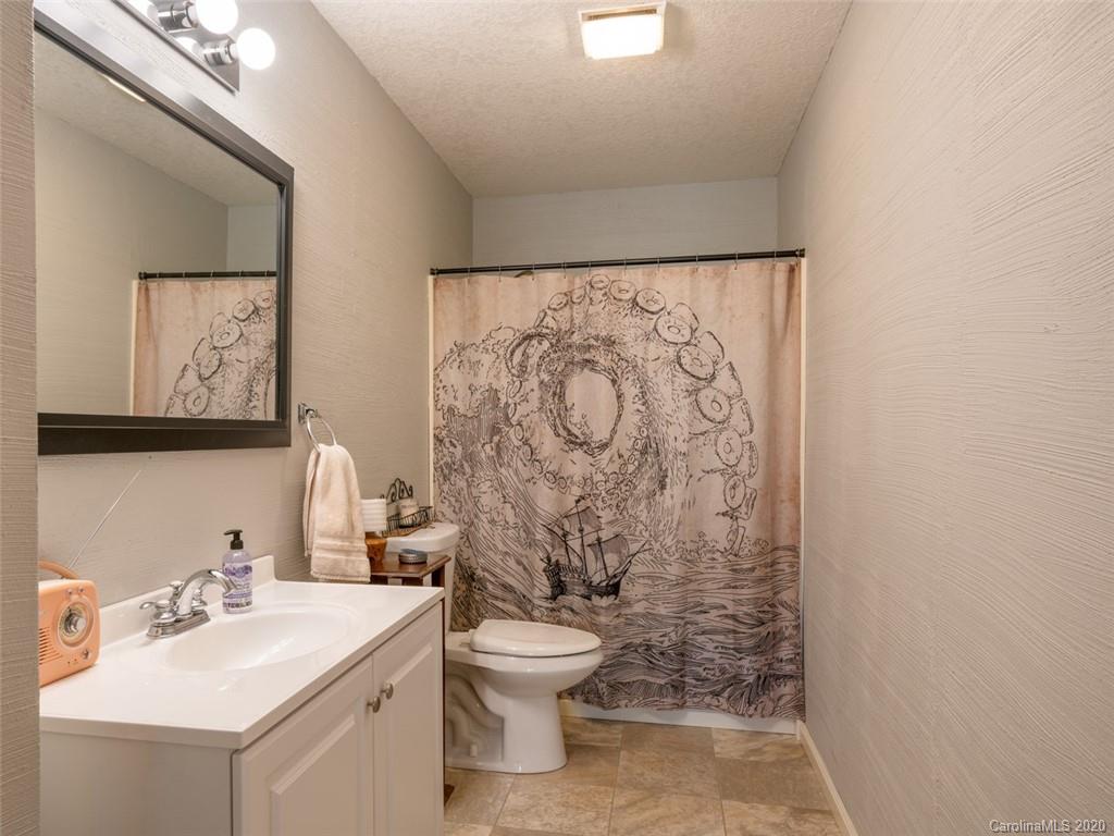 2705 Bear Creek Road Marshall NC 28753
