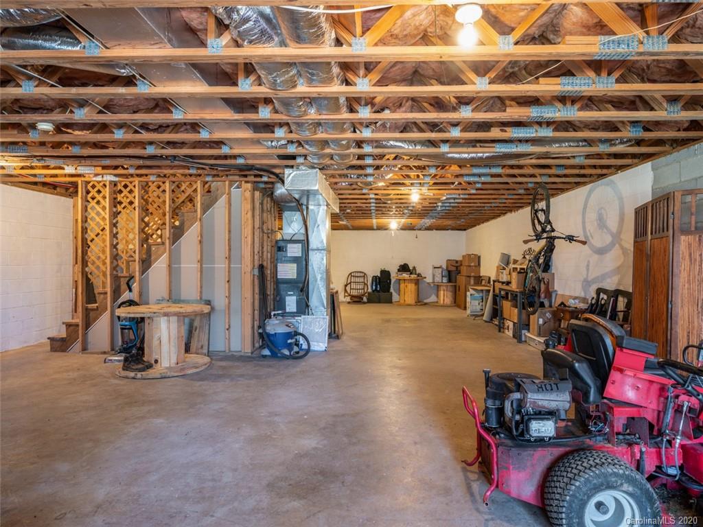 2705 Bear Creek Road Marshall NC 28753