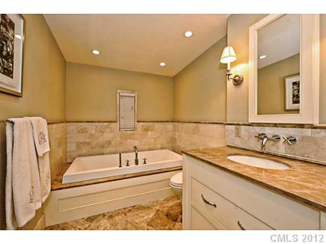 3800 Abingdon Road Charlotte NC 28211