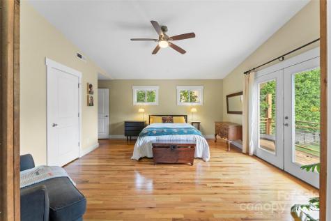 15 Forsythe Street Asheville NC 28801