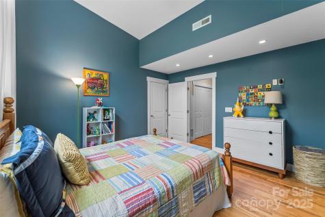15 Forsythe Street Asheville NC 28801