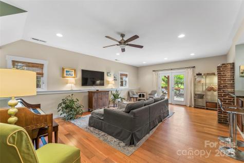 15 Forsythe Street Asheville NC 28801