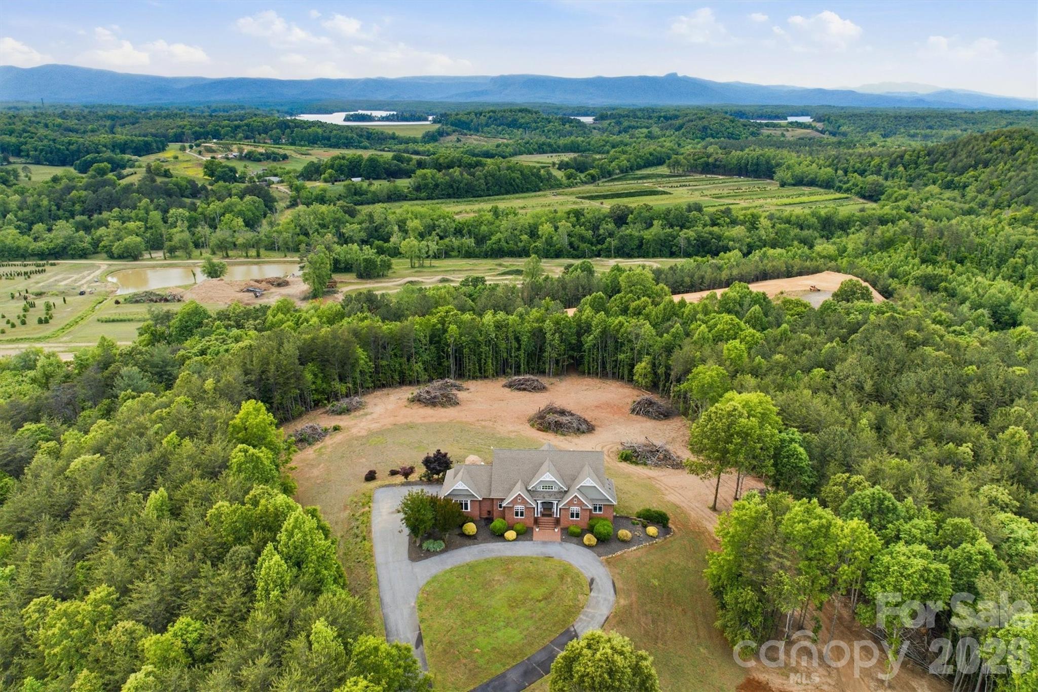 5230 Roy Mcgalliard Avenue Morganton NC 28655