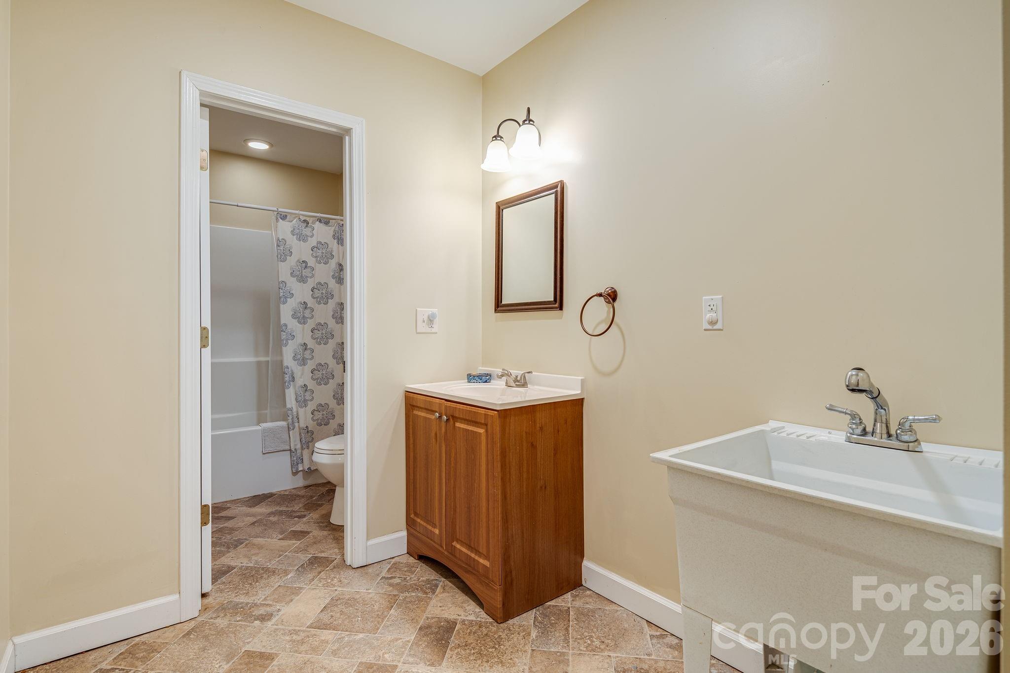 348 Big Raven Lane Saluda NC 28773