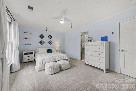 1015 Chelsea Place Matthews NC 28105