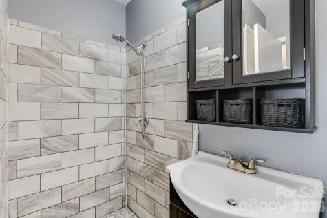 64 Pleasant Ridge Drive Asheville NC 28805