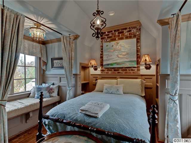 1033 Sedgewood Place Court Charlotte NC 28211