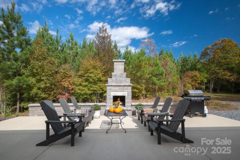 1260 Beaver Island Trail Road Walnut Cove NC 27052