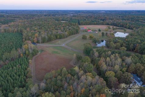 1260 Beaver Island Trail Road Walnut Cove NC 27052