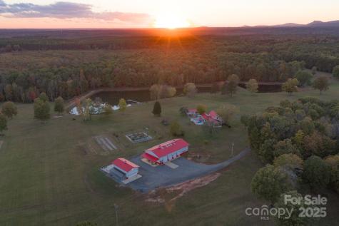 1260 Beaver Island Trail Road Walnut Cove NC 27052