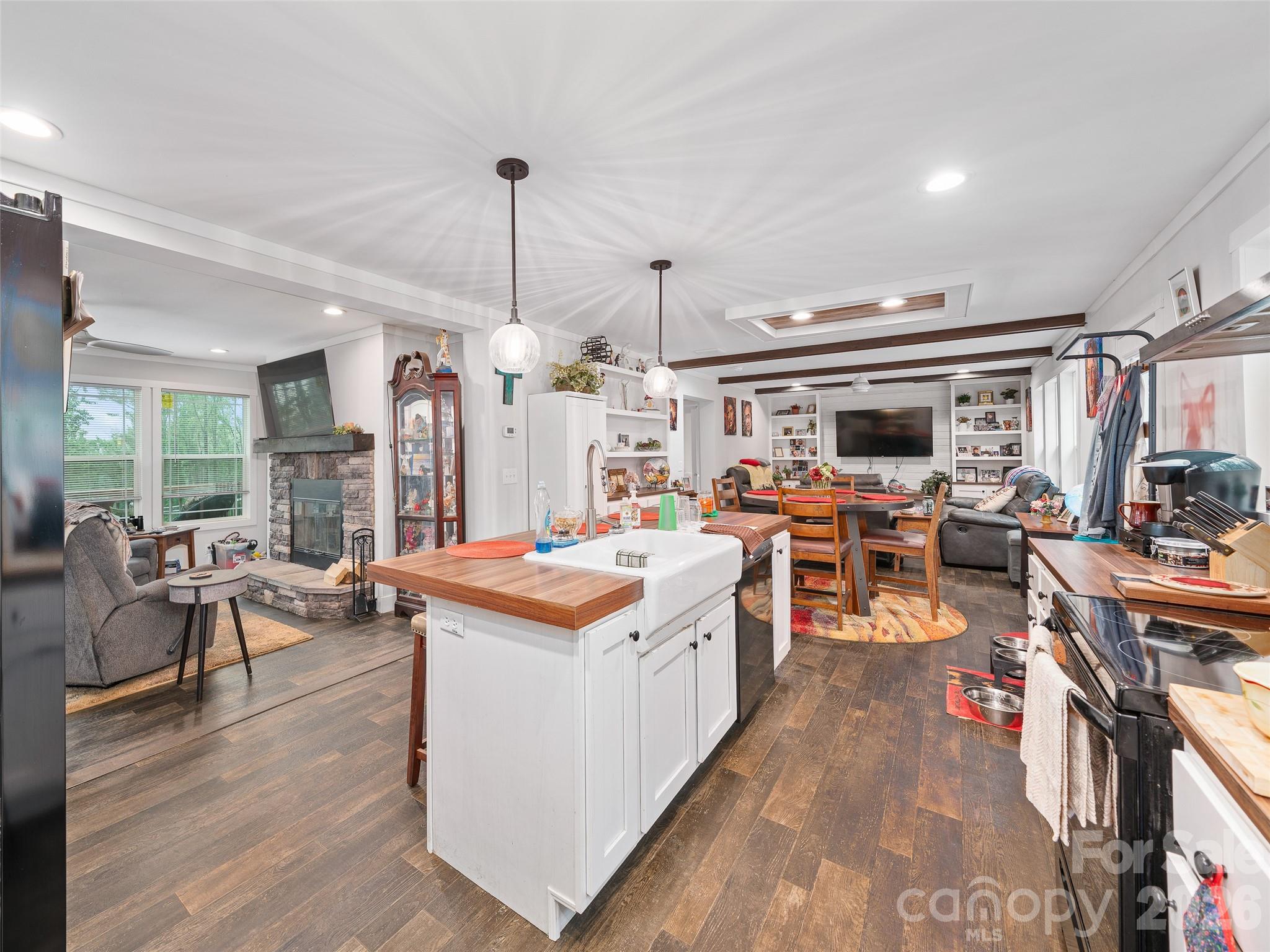 86 Jarrett Drive Bakersville NC 28705