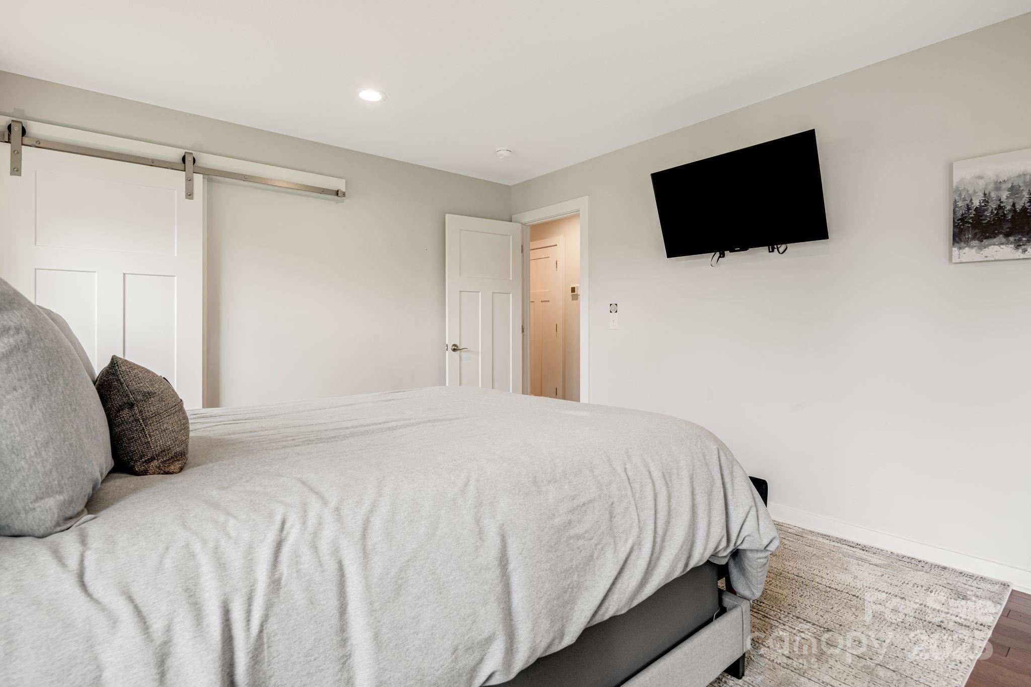 868 Sand Hill Road Asheville NC 28806