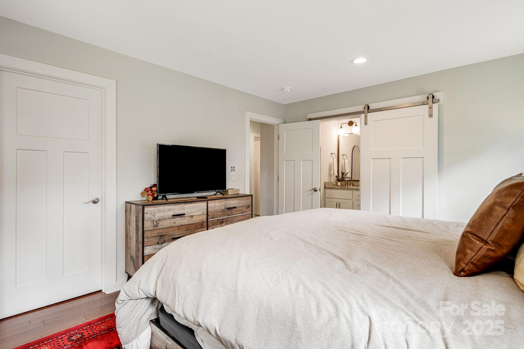 868 Sand Hill Road Asheville NC 28806