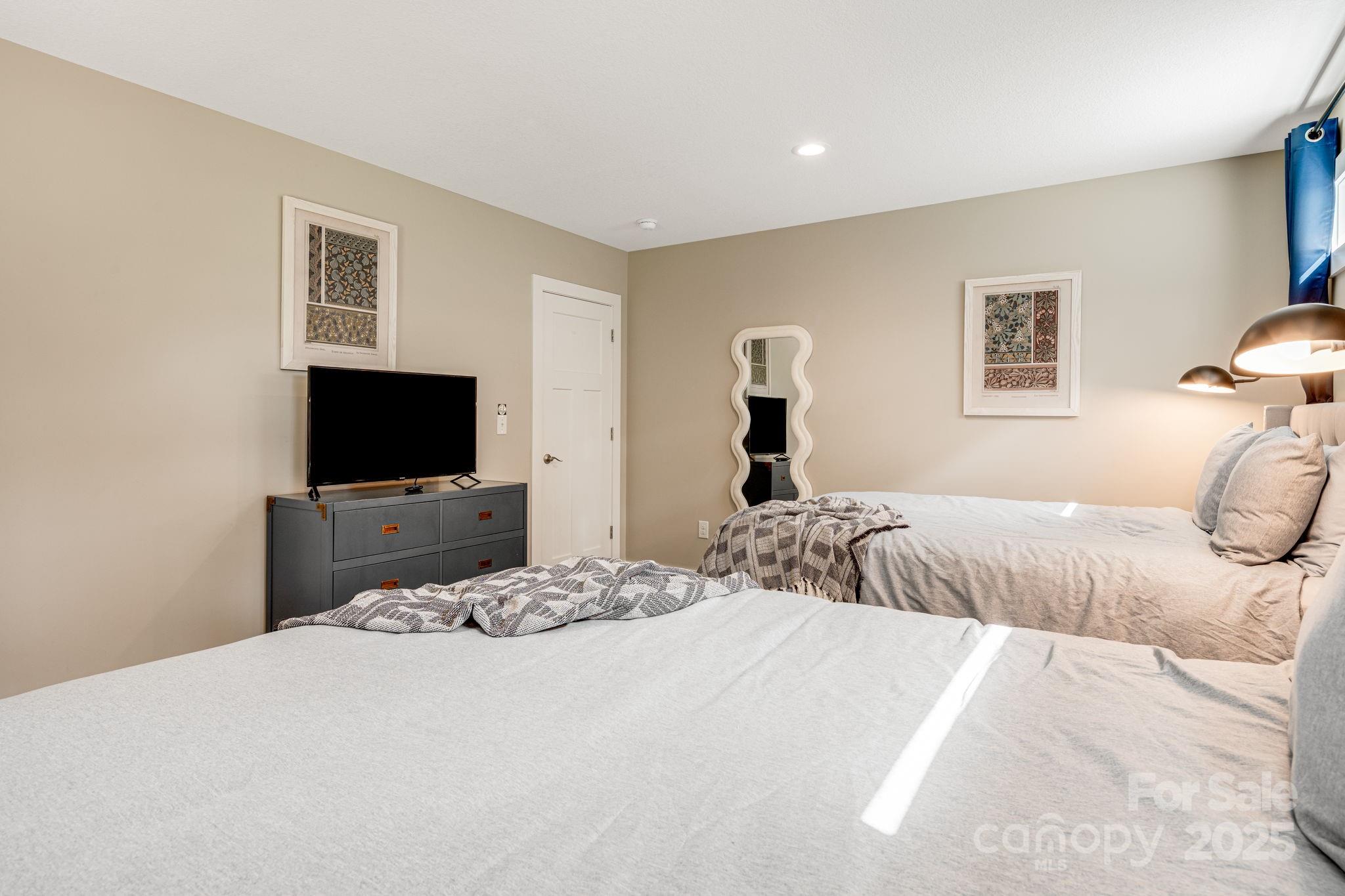 868 Sand Hill Road Asheville NC 28806