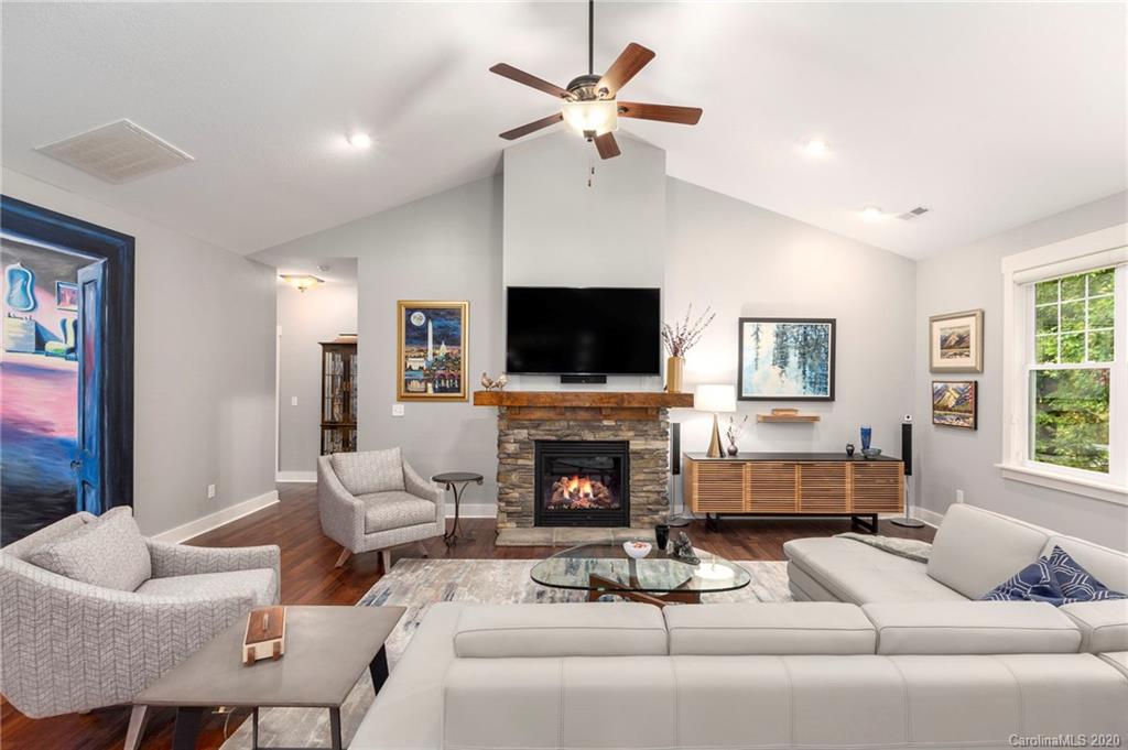 4 Bungalow Way Asheville NC 28804