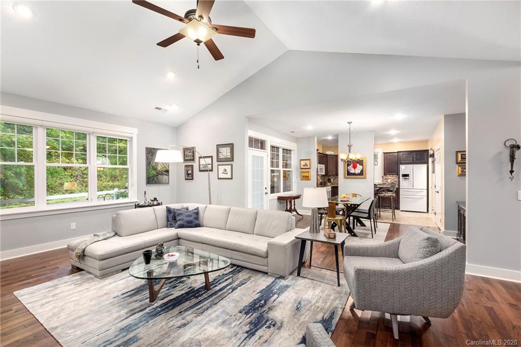 4 Bungalow Way Asheville NC 28804