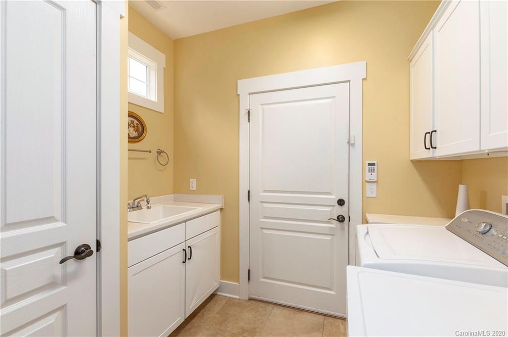 4 Bungalow Way Asheville NC 28804