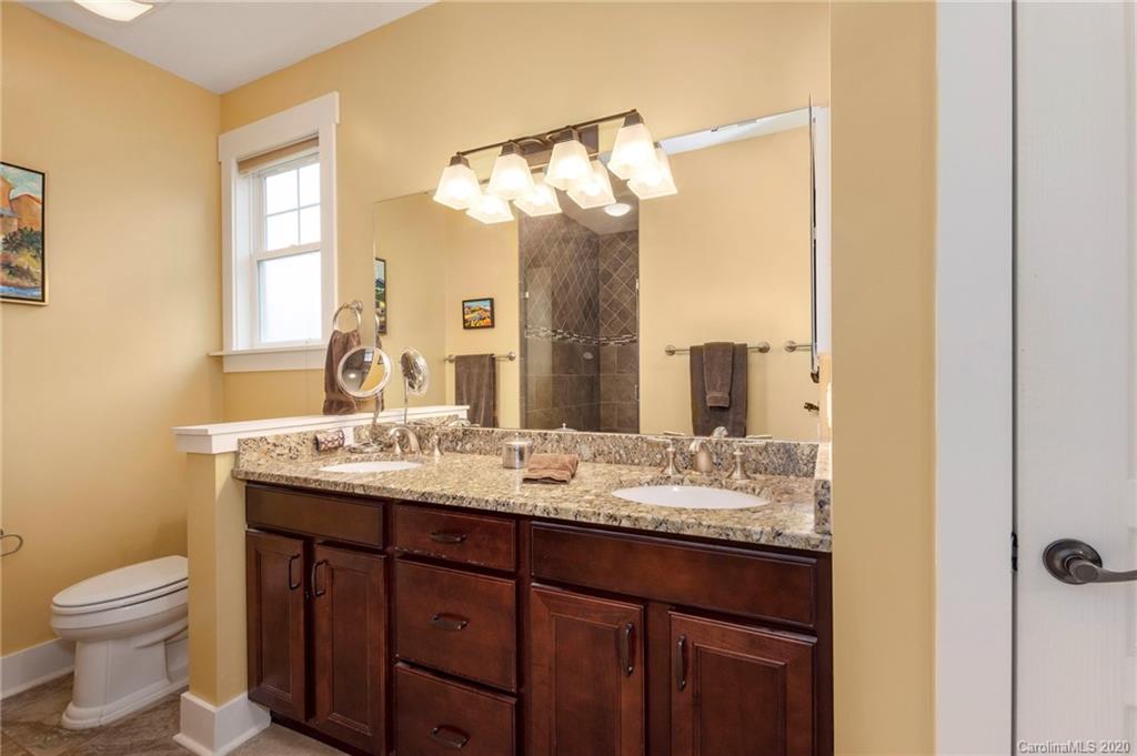 4 Bungalow Way Asheville NC 28804
