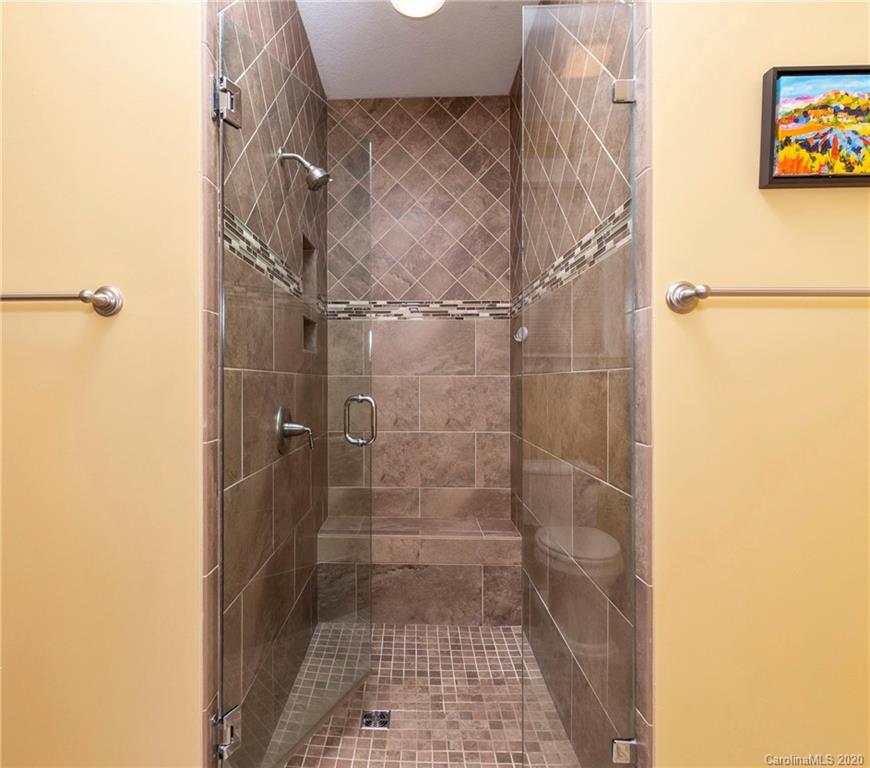 4 Bungalow Way Asheville NC 28804