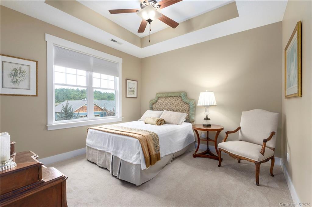 4 Bungalow Way Asheville NC 28804