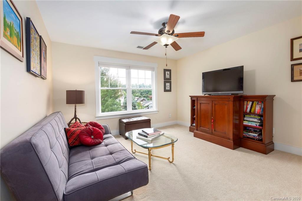 4 Bungalow Way Asheville NC 28804