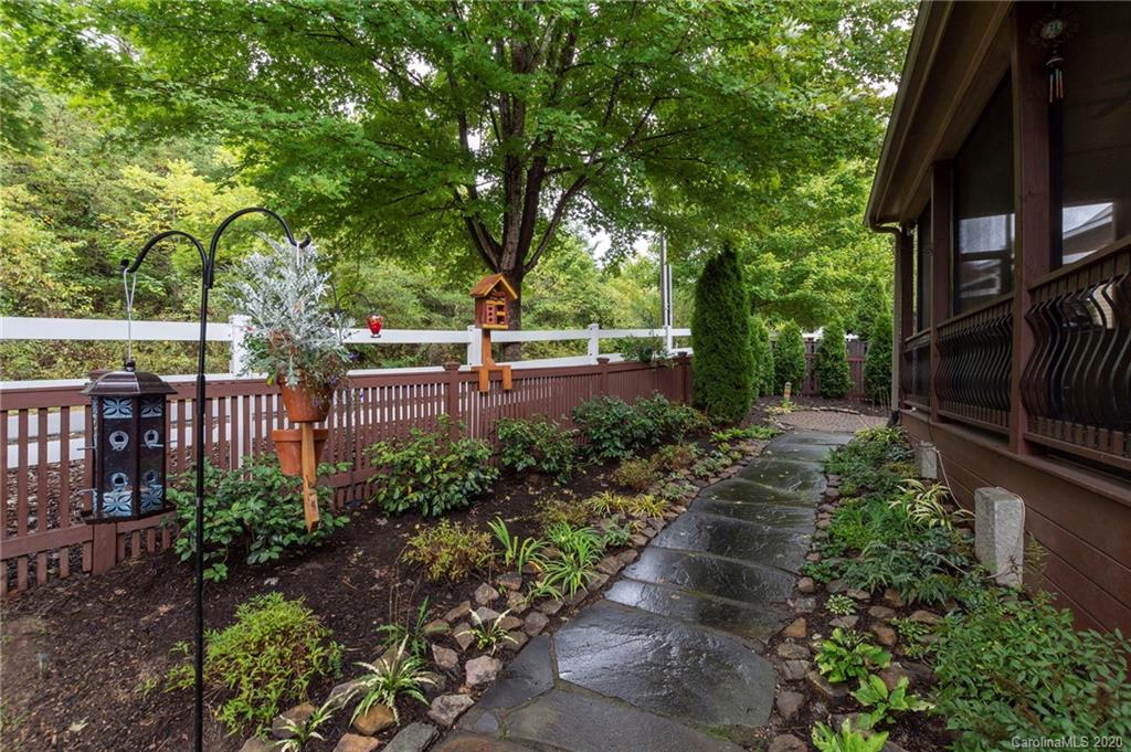 4 Bungalow Way Asheville NC 28804