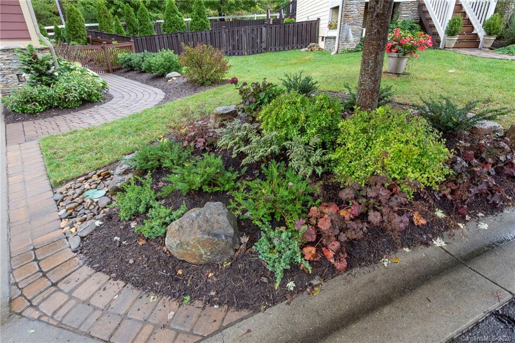 4 Bungalow Way Asheville NC 28804