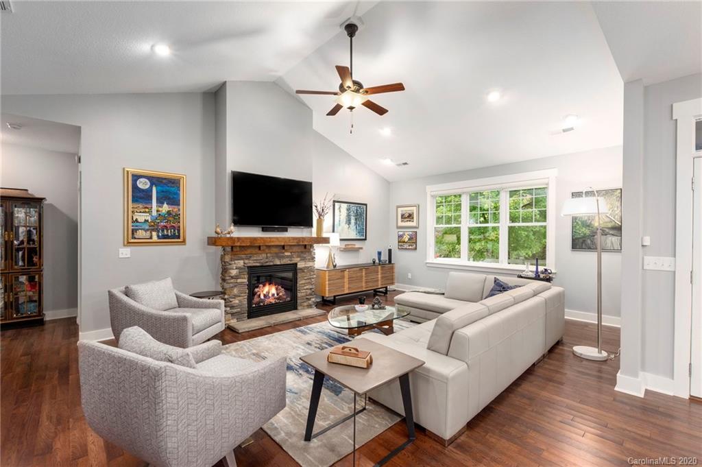 4 Bungalow Way Asheville NC 28804