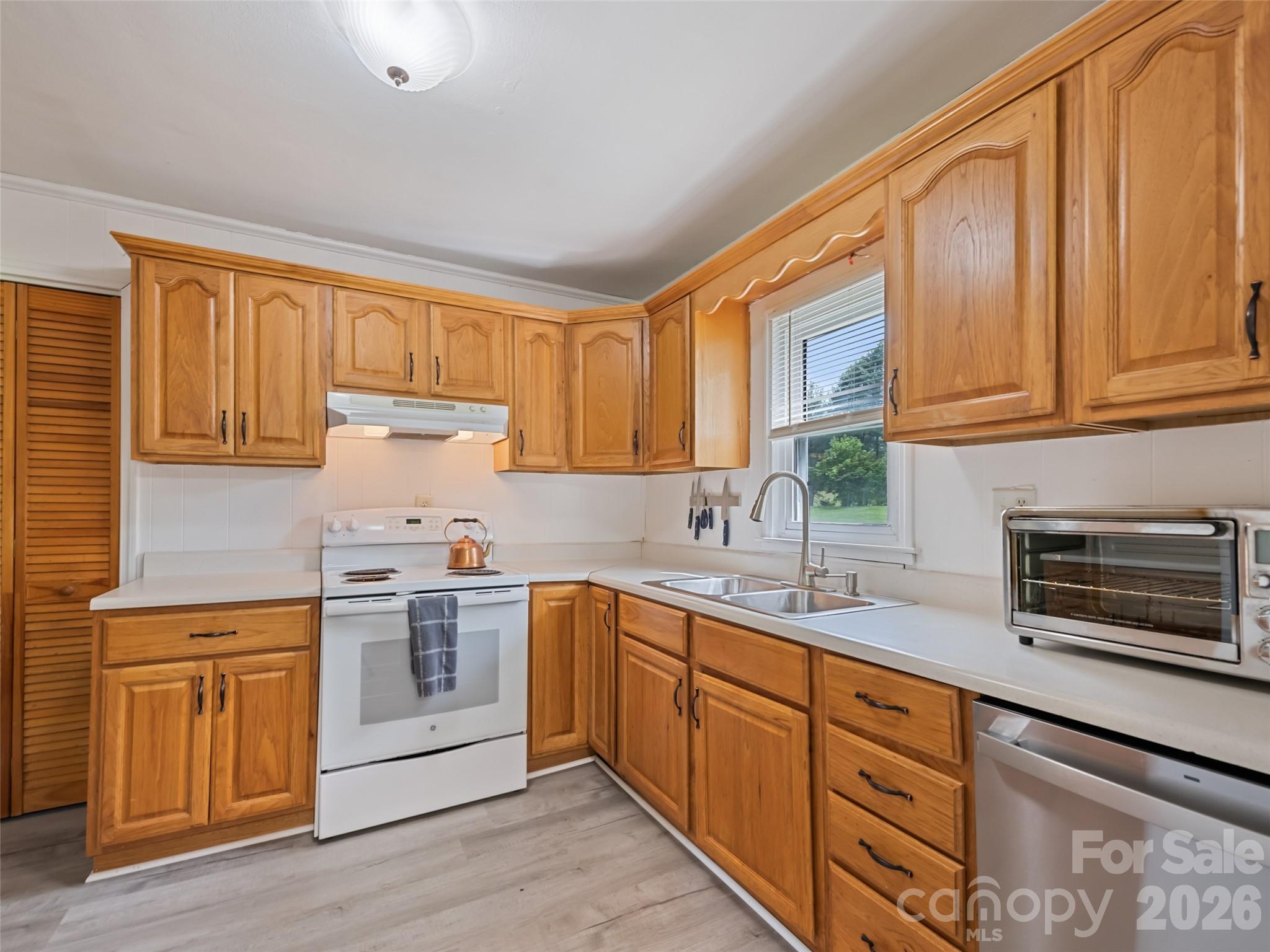 48 Medford Avenue Waynesville NC 28786