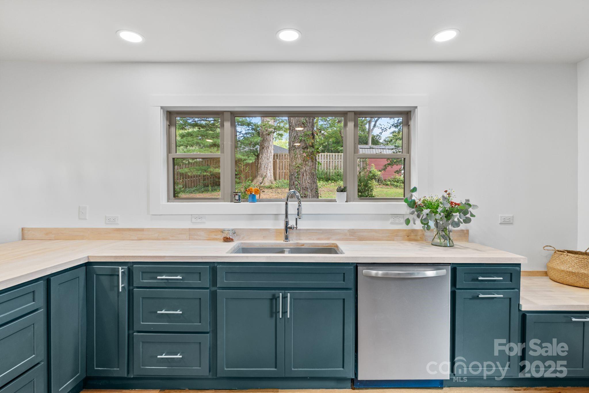 19 Irving Street Asheville NC 28804